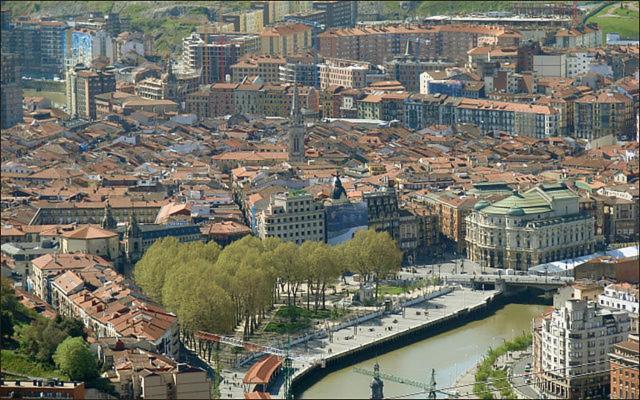 Lux Cityhall + Parking Bilbao Extérieur photo